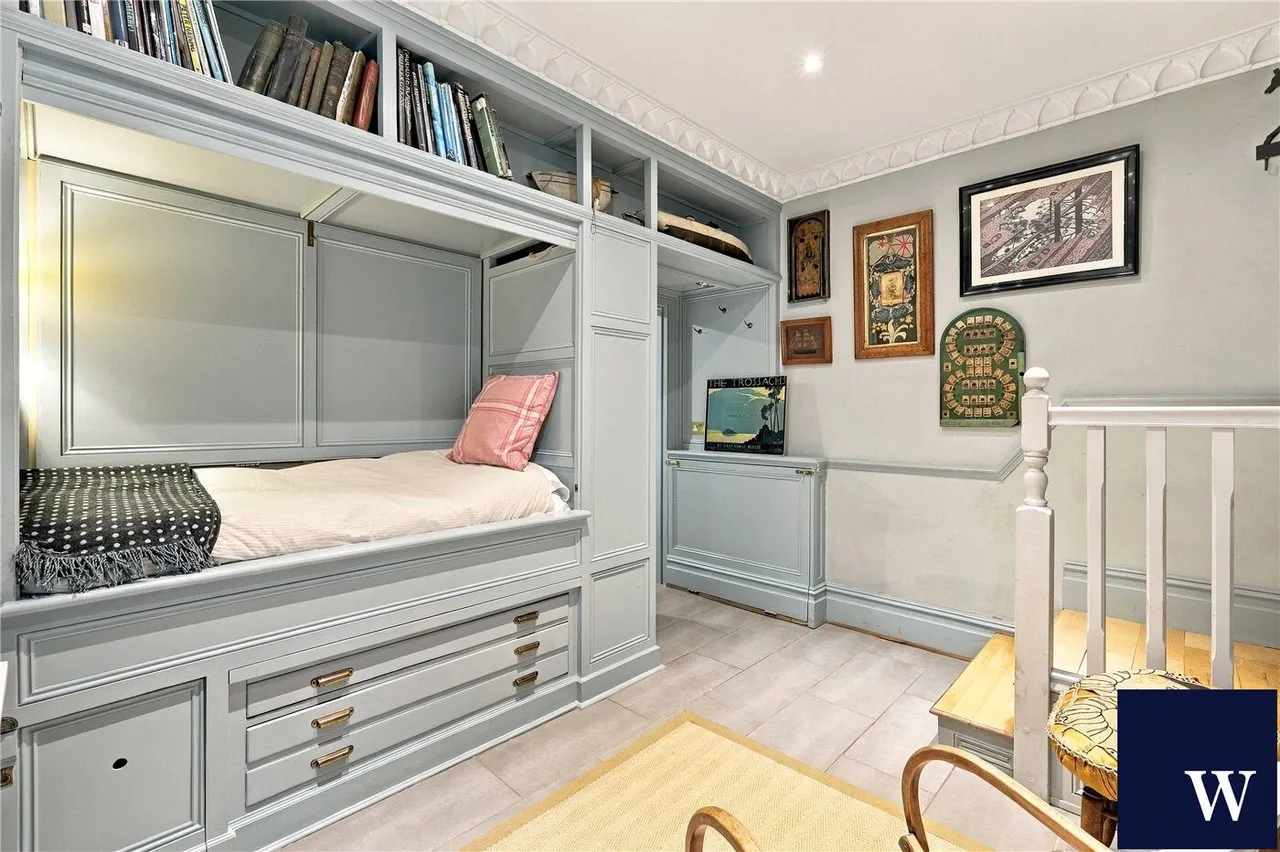 Southwood Lane, London, N6, photo 59