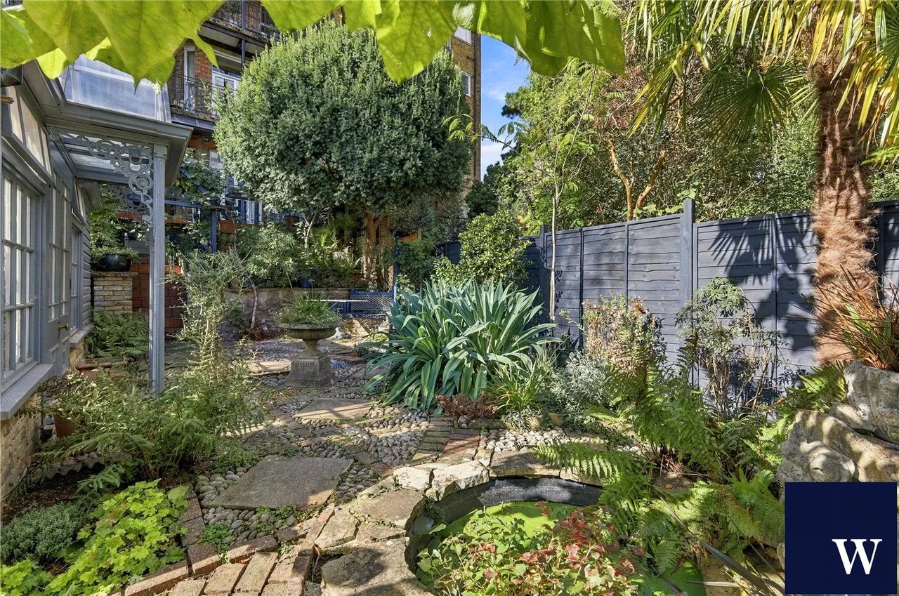 Southwood Lane, London, N6, photo 31