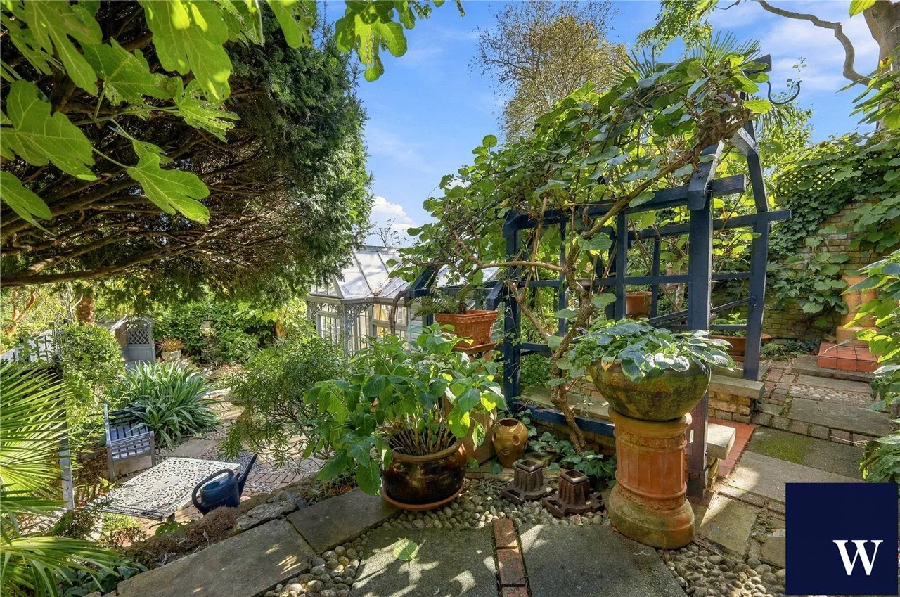 Southwood Lane, London, N6, photo 28