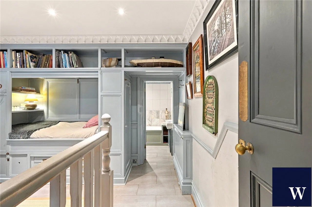 Southwood Lane, London, N6, photo 58