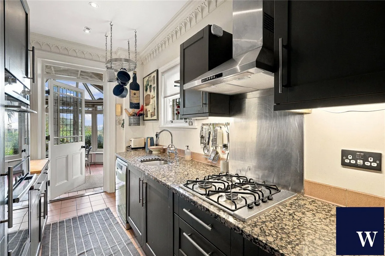 Southwood Lane, London, N6, photo 12