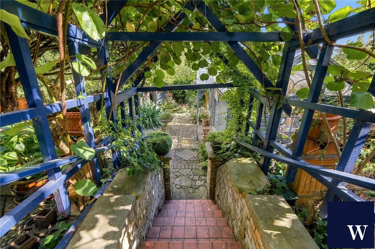 Southwood Lane, London, N6, photo 26