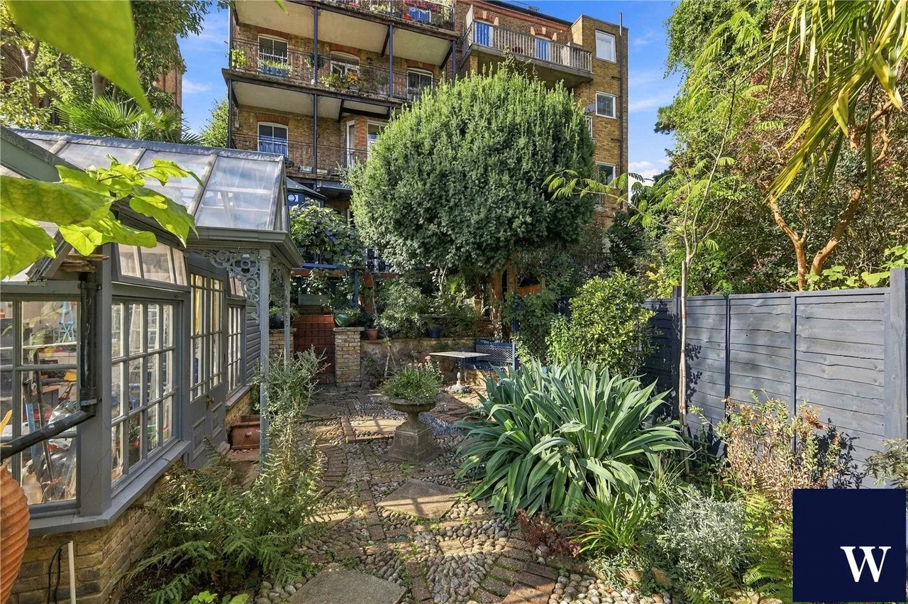 Southwood Lane, London, N6, photo 32