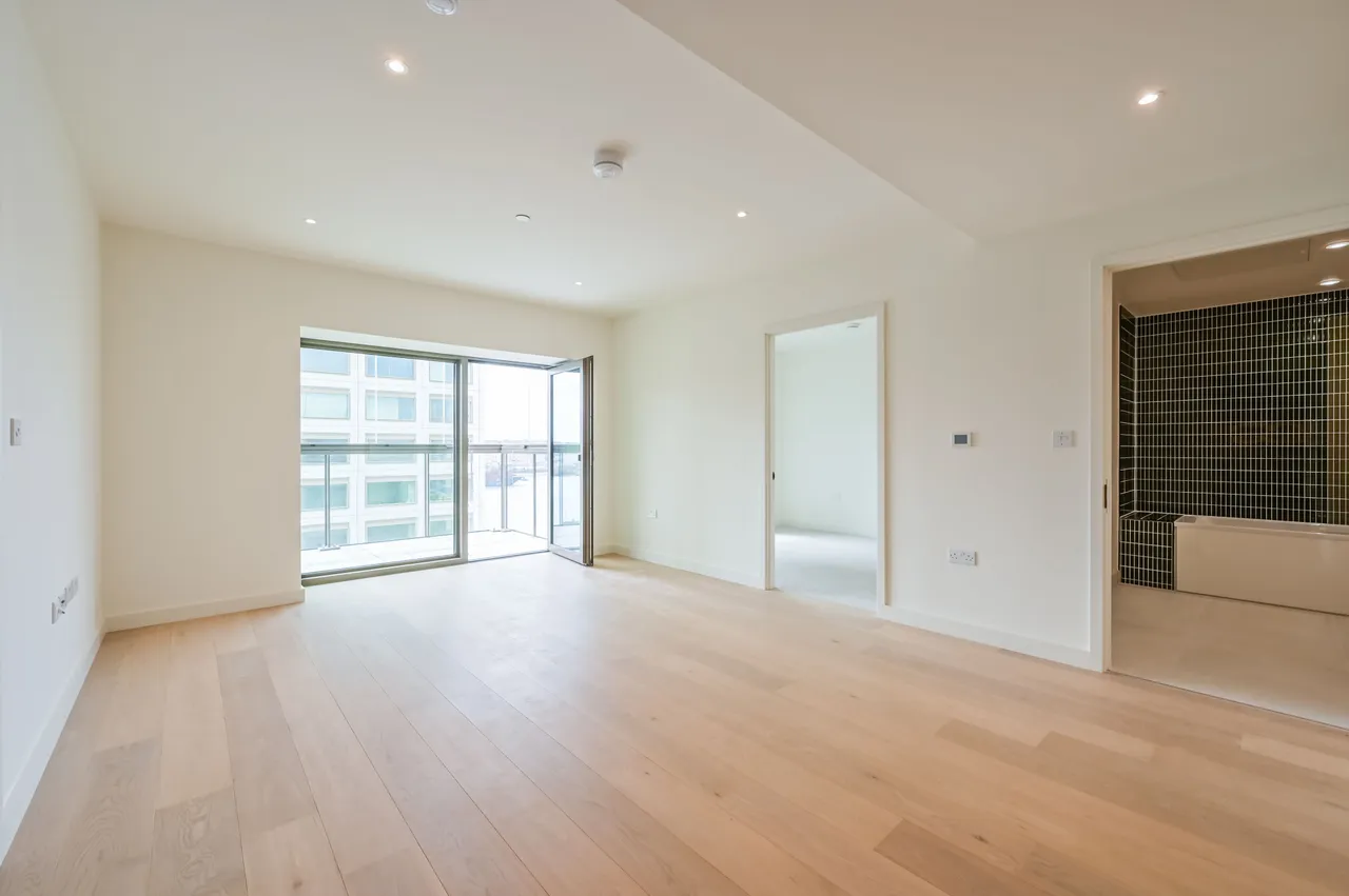 2 bed flat to rent — 43 Abram Building, 7 Riverscape Walk, London