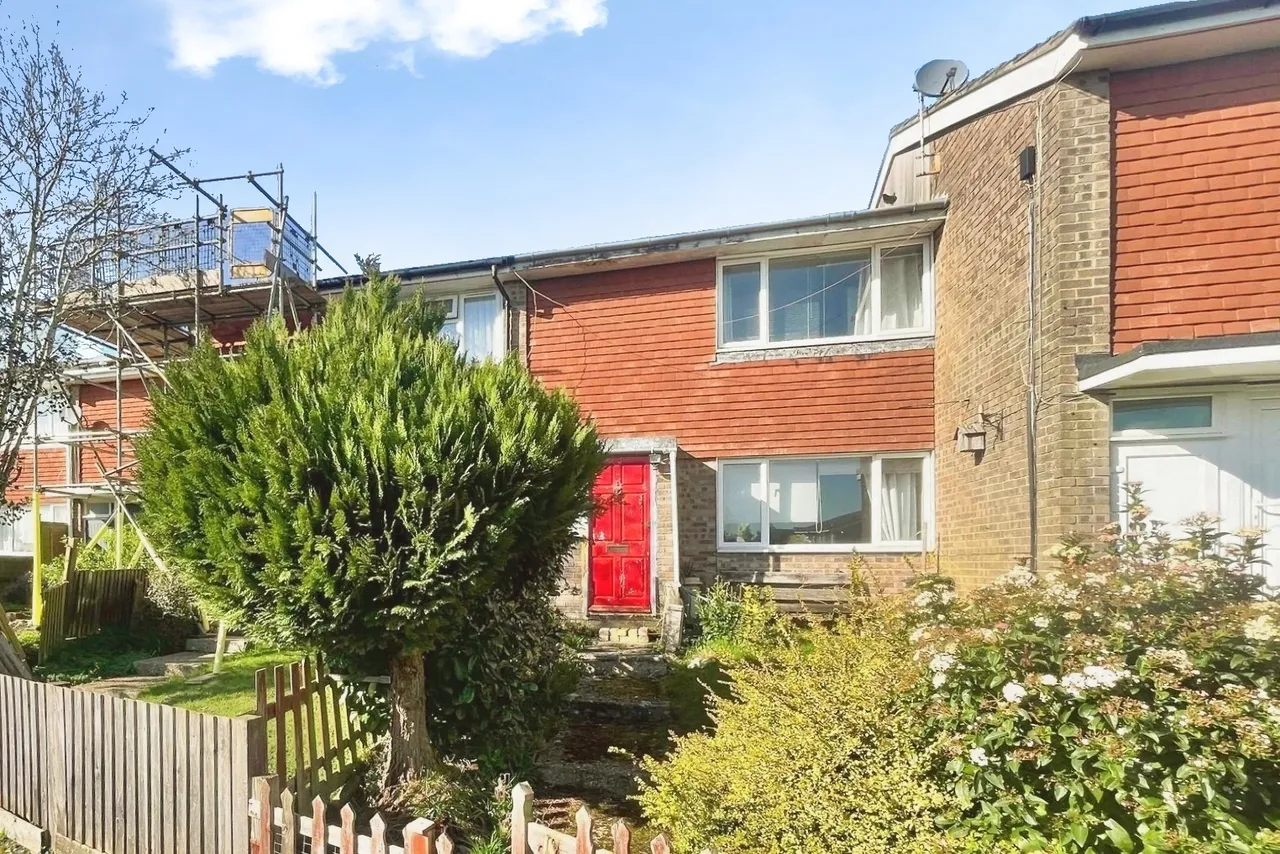 2 bed house for sale — Sandy Hill Road, Farnham, Surrey, GU9 0EA