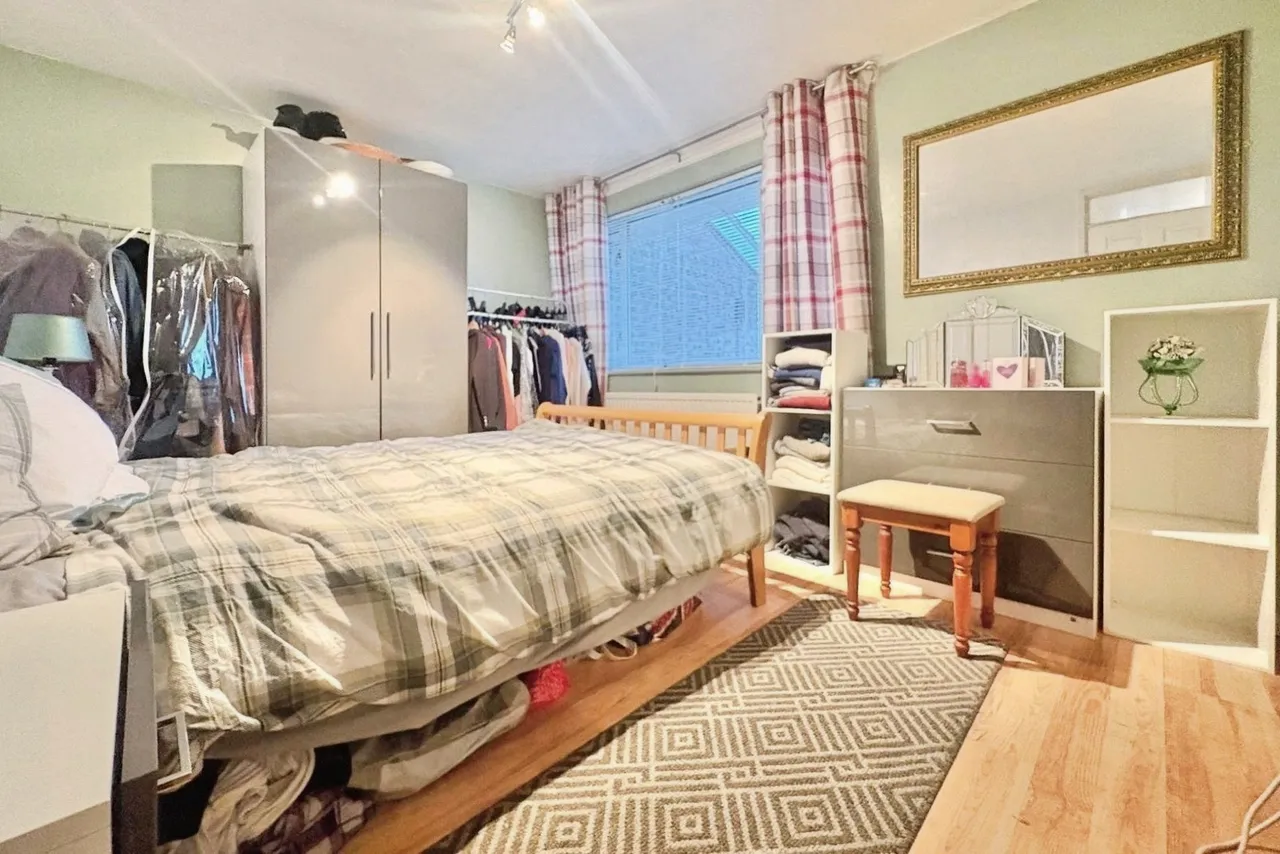 Sandy Hill Road, Farnham, Surrey, GU9 0EA, photo 6