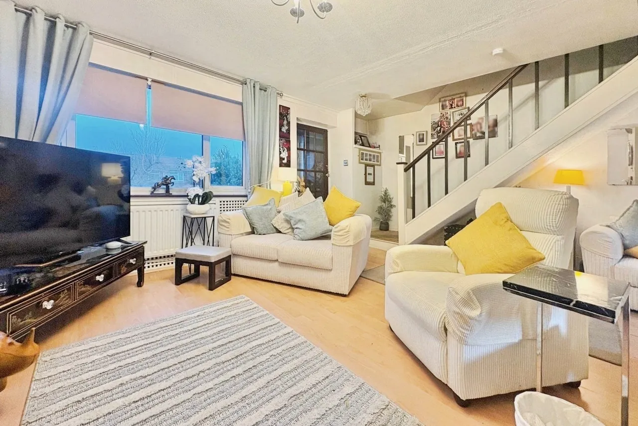 Sandy Hill Road, Farnham, Surrey, GU9 0EA, photo 9