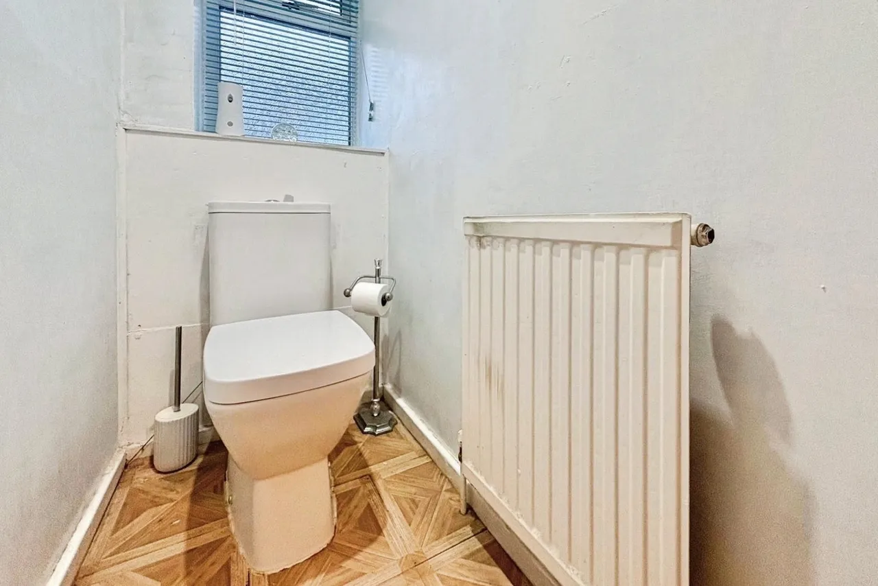 Sandy Hill Road, Farnham, Surrey, GU9 0EA, photo 10