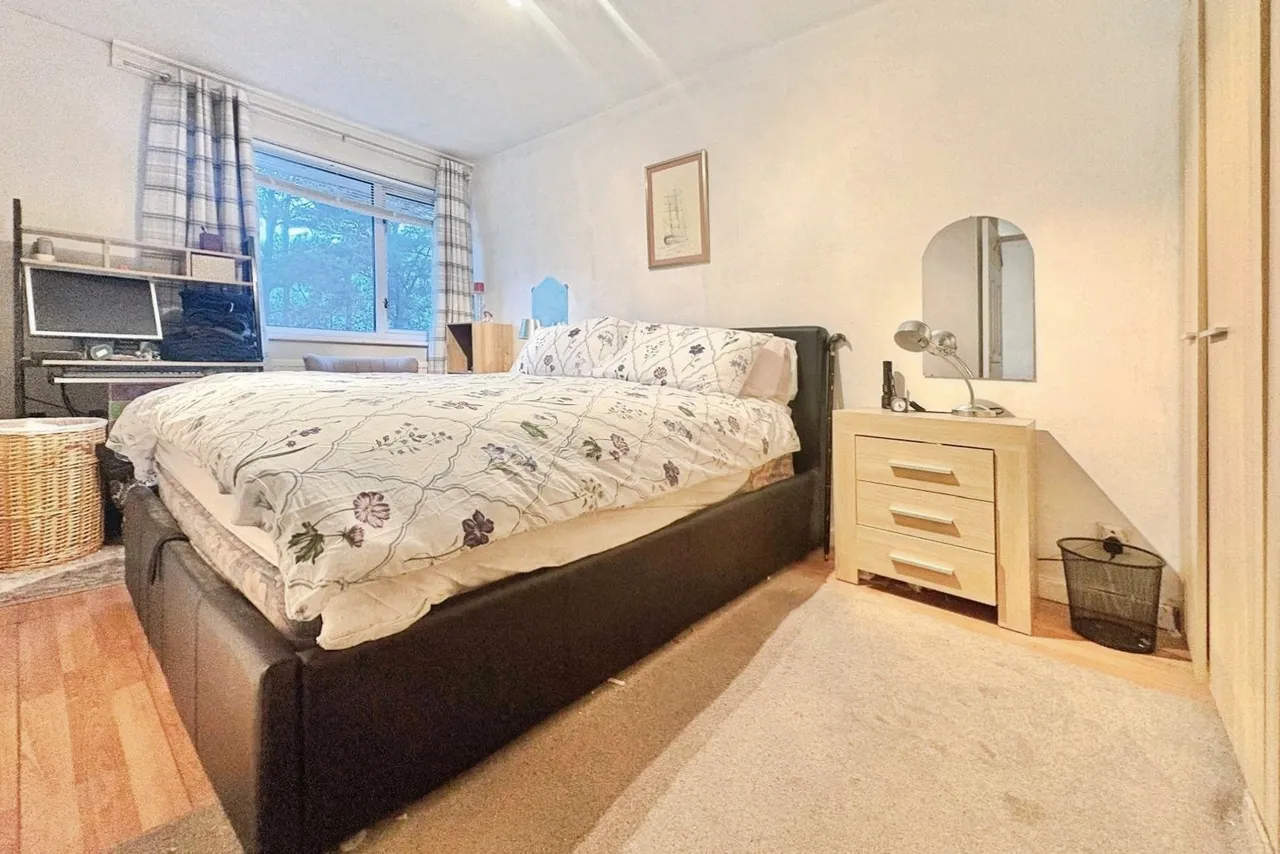 Sandy Hill Road, Farnham, Surrey, GU9 0EA, photo 7