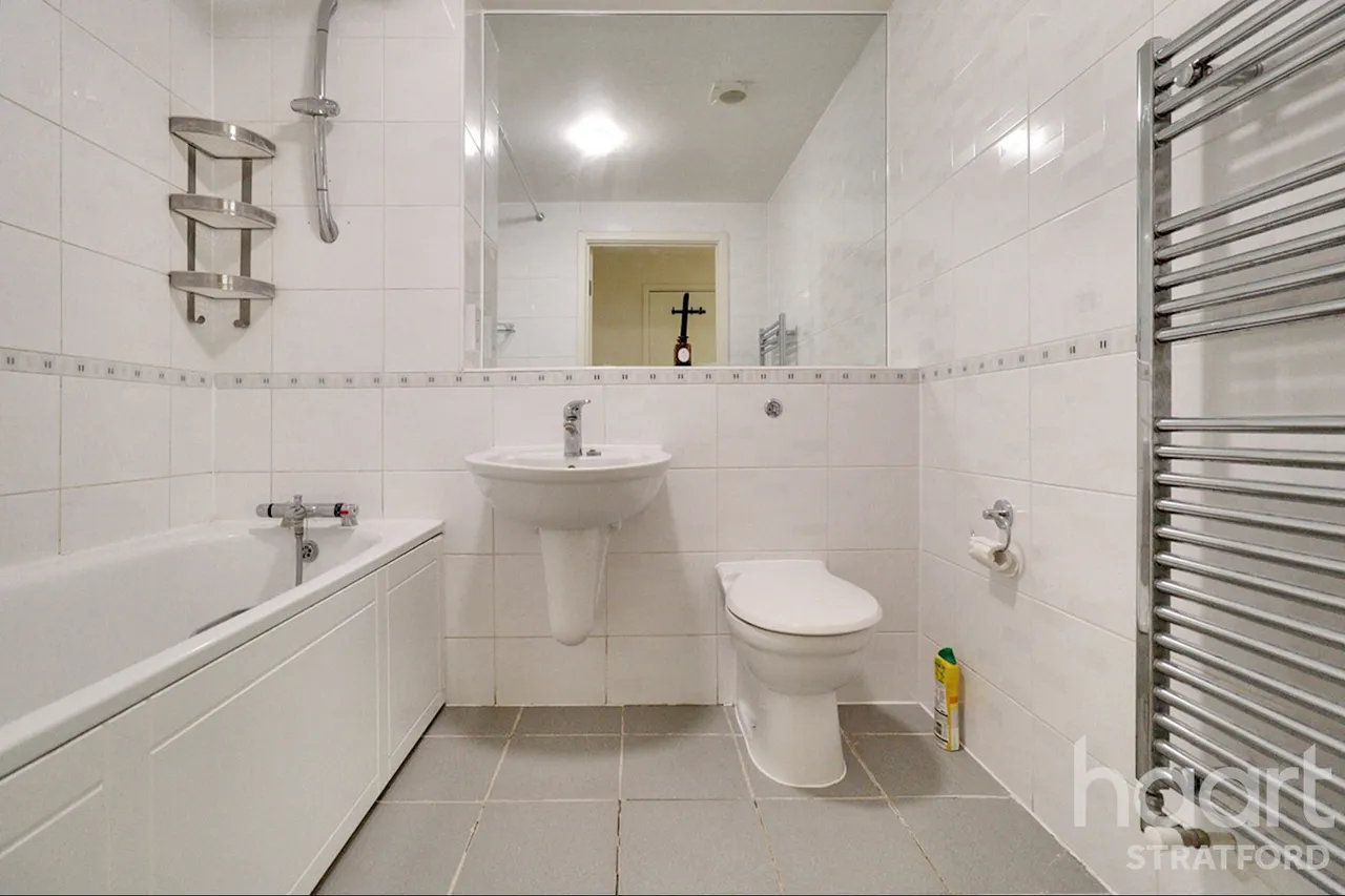 High Street, Stratford, E15, photo 3