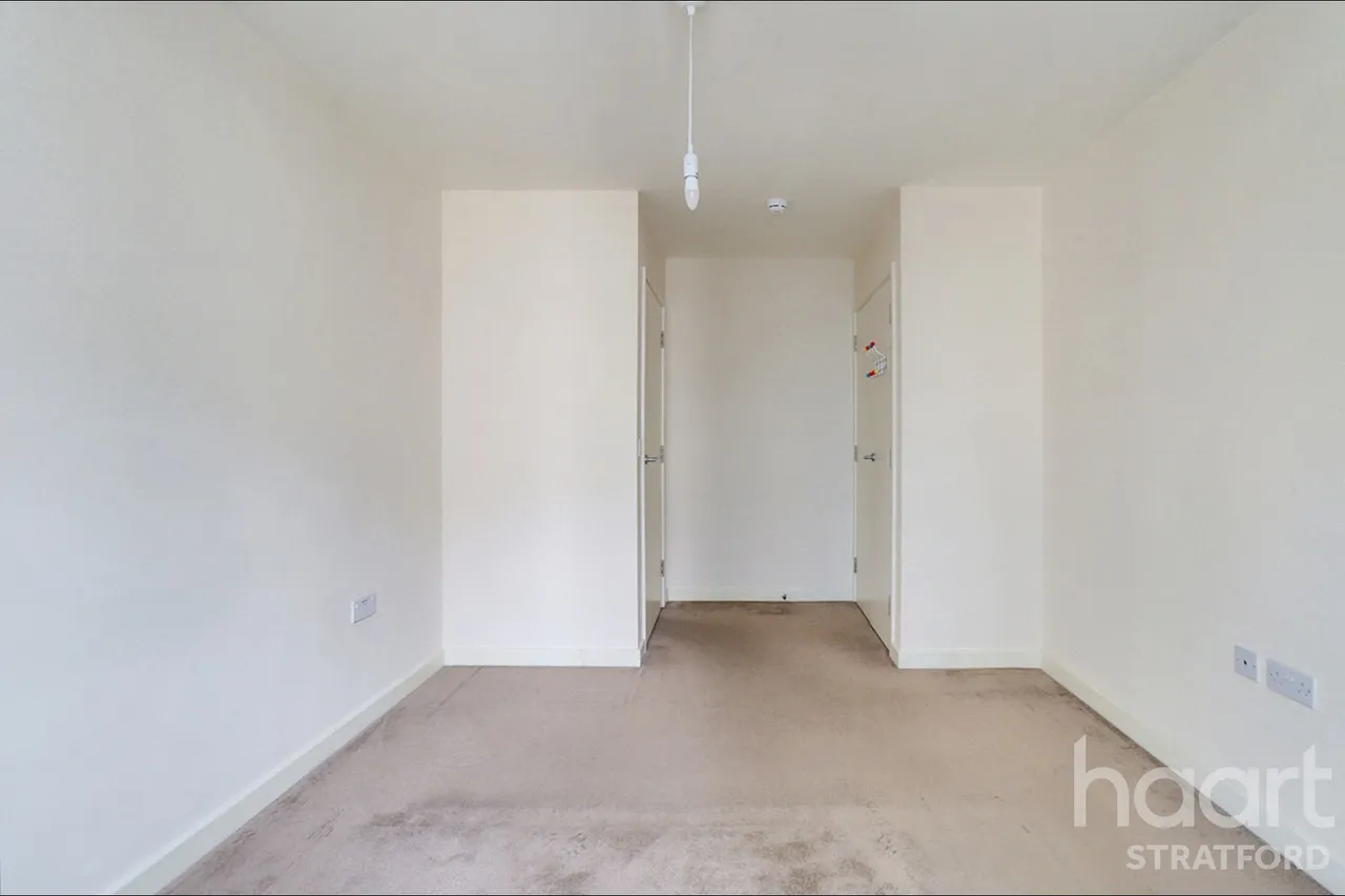 High Street, Stratford, E15, photo 5