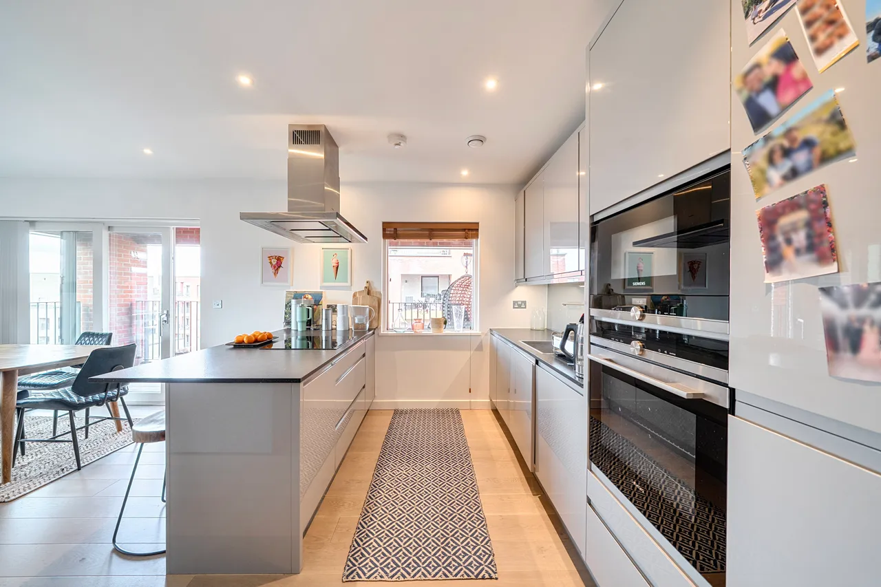 Flat 16, Quarrion House, 14 Thonrey Close, London, photo 4