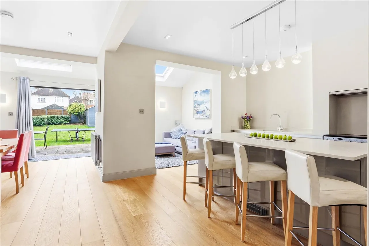 Devon Road, Sutton, South Cheam, SM2 7PD, photo 2