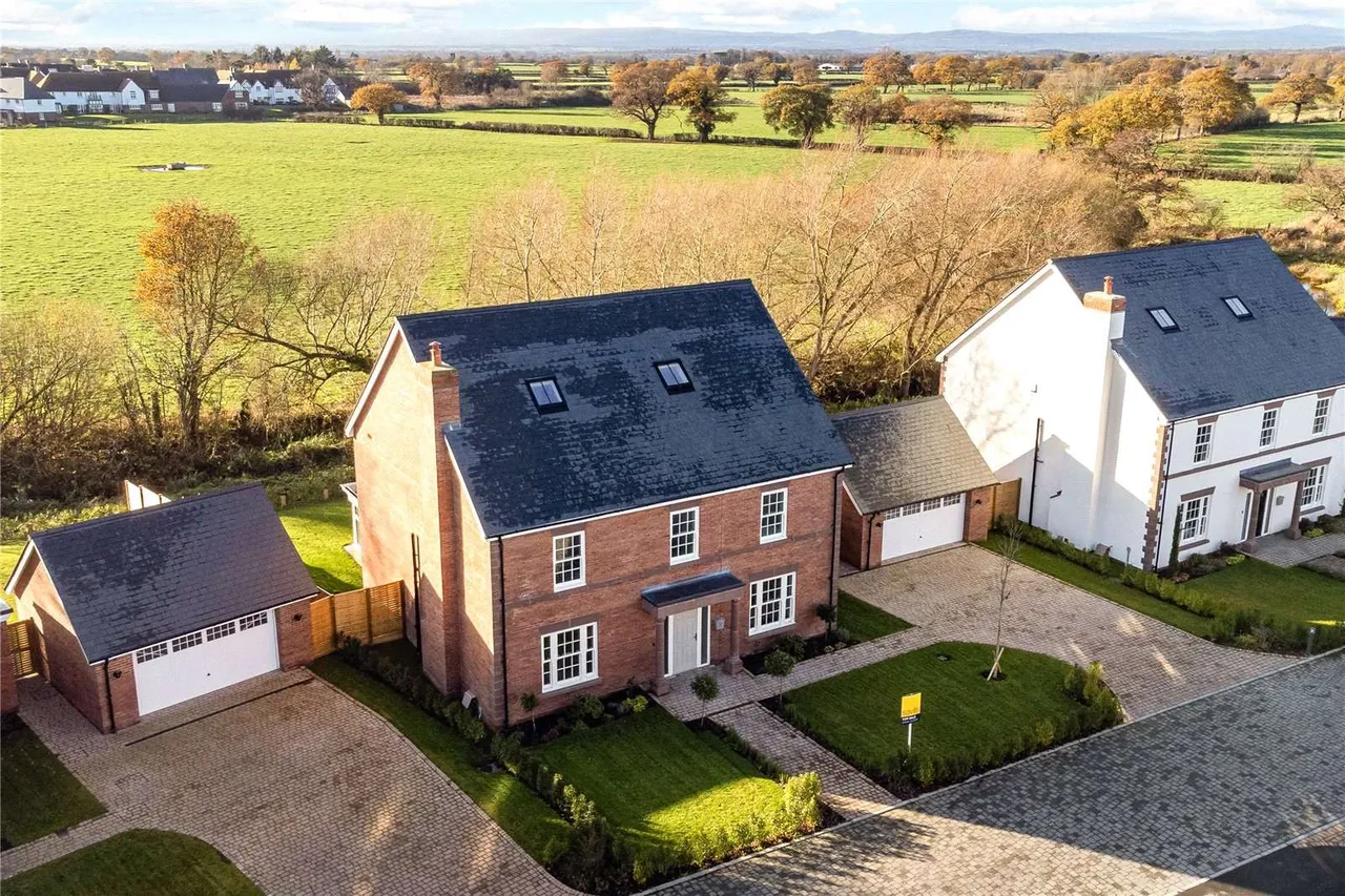 5 bed new development for sale — Millbrook Meadow, 26 Tilney Way, Tattenhall, Chester, CH3 9FZ