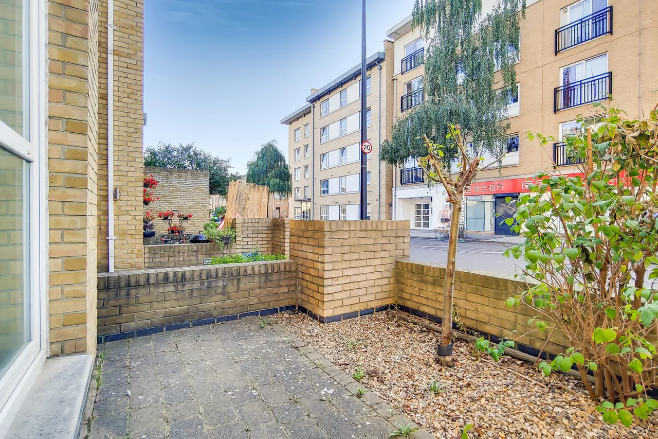 Westferry Road, London, E14, photo 2