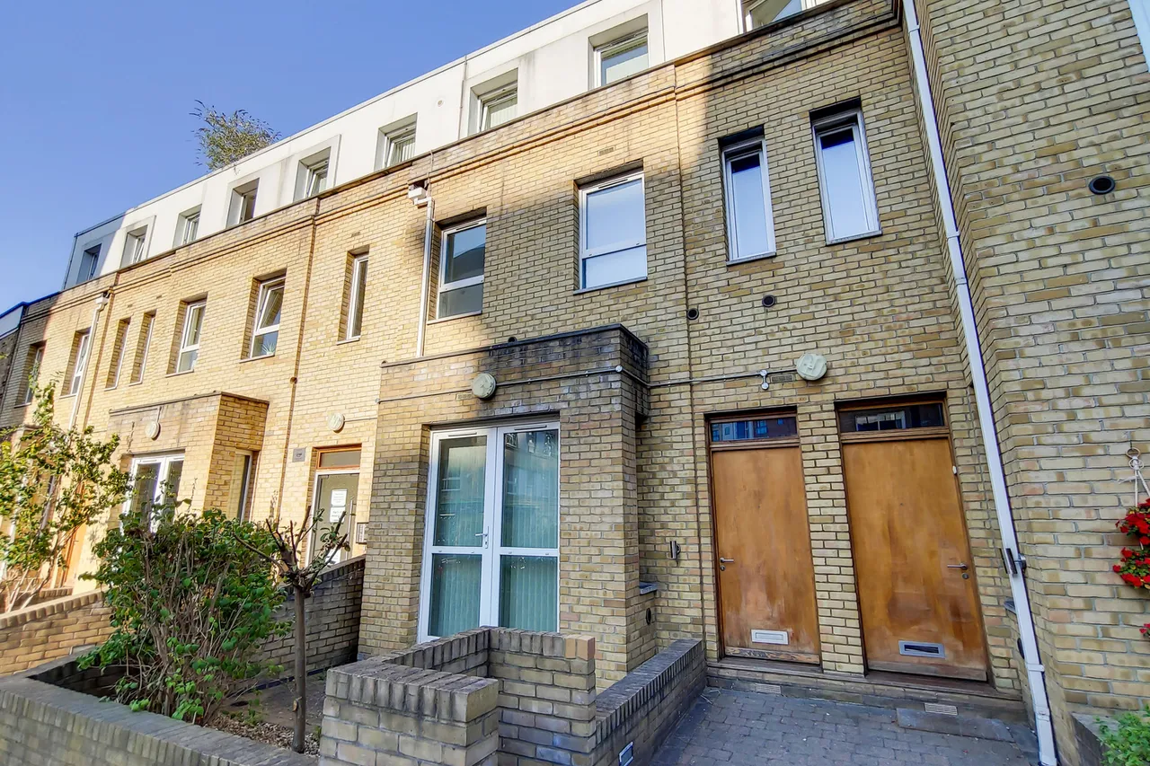 1 bed house to rent, Westferry Road, London, E14