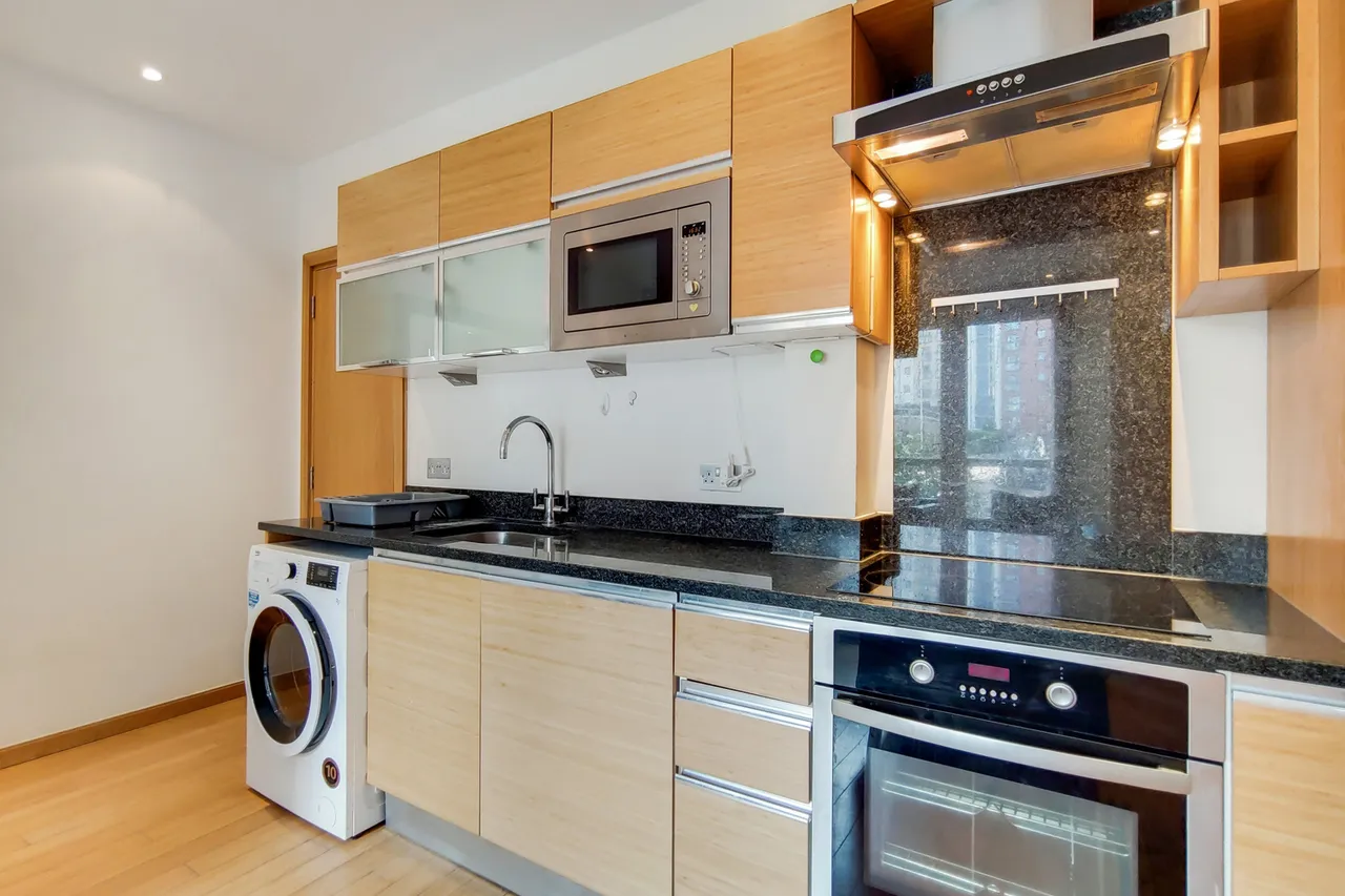 Westferry Road, London, E14, photo 4
