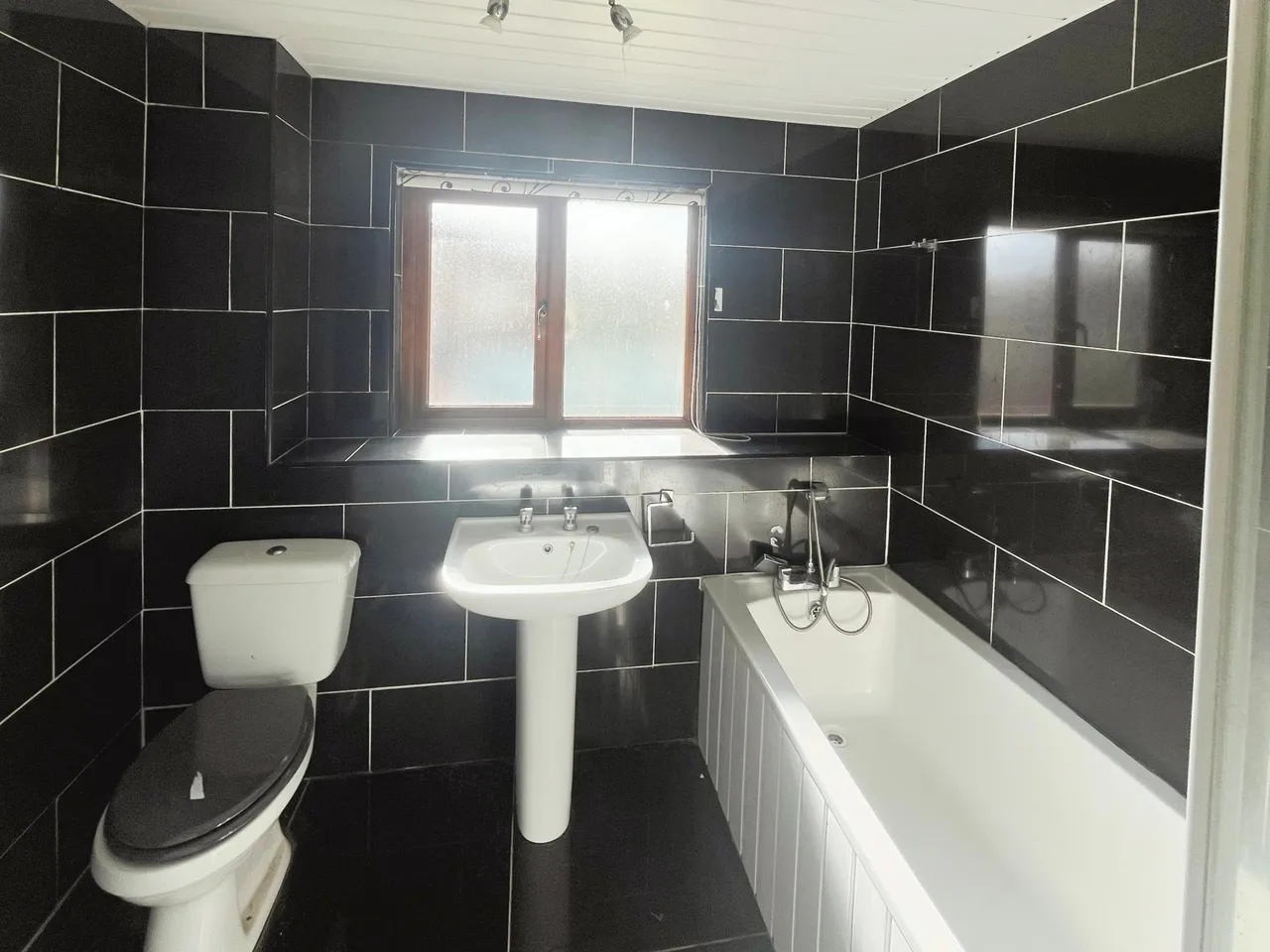 Knockburn Gardens, Lisburn, BT28, photo 7
