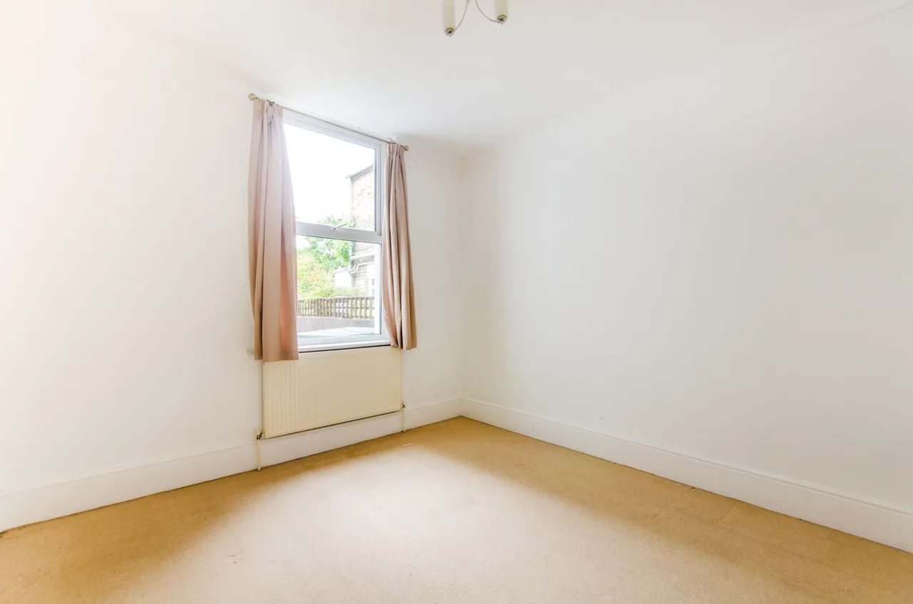 Flat A, 9 Bulwer Road, London, photo 10