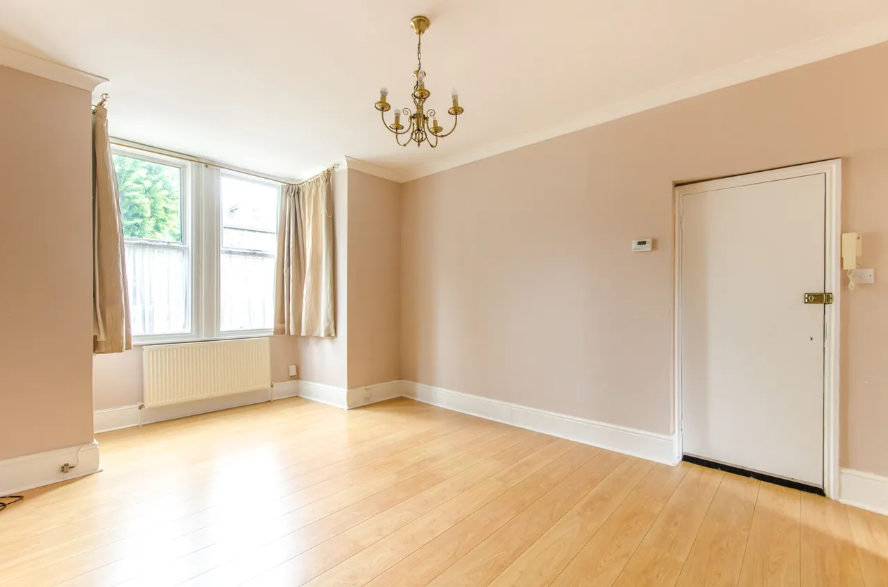 Flat A, 9 Bulwer Road, London, photo 9