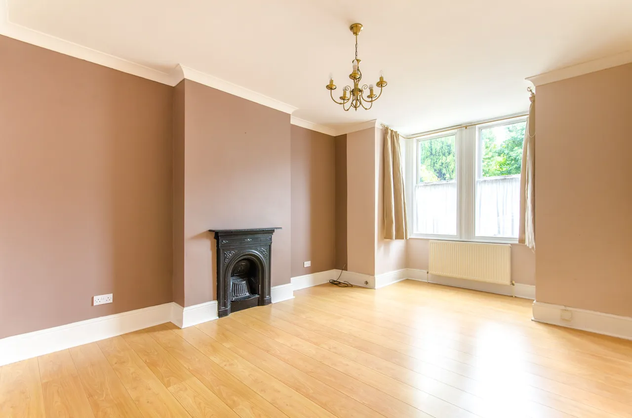 Flat A, 9 Bulwer Road, London, photo 5