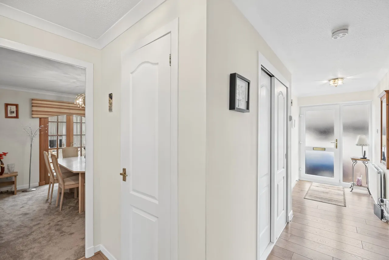 Shawgill Court, Law, ML8, photo 2