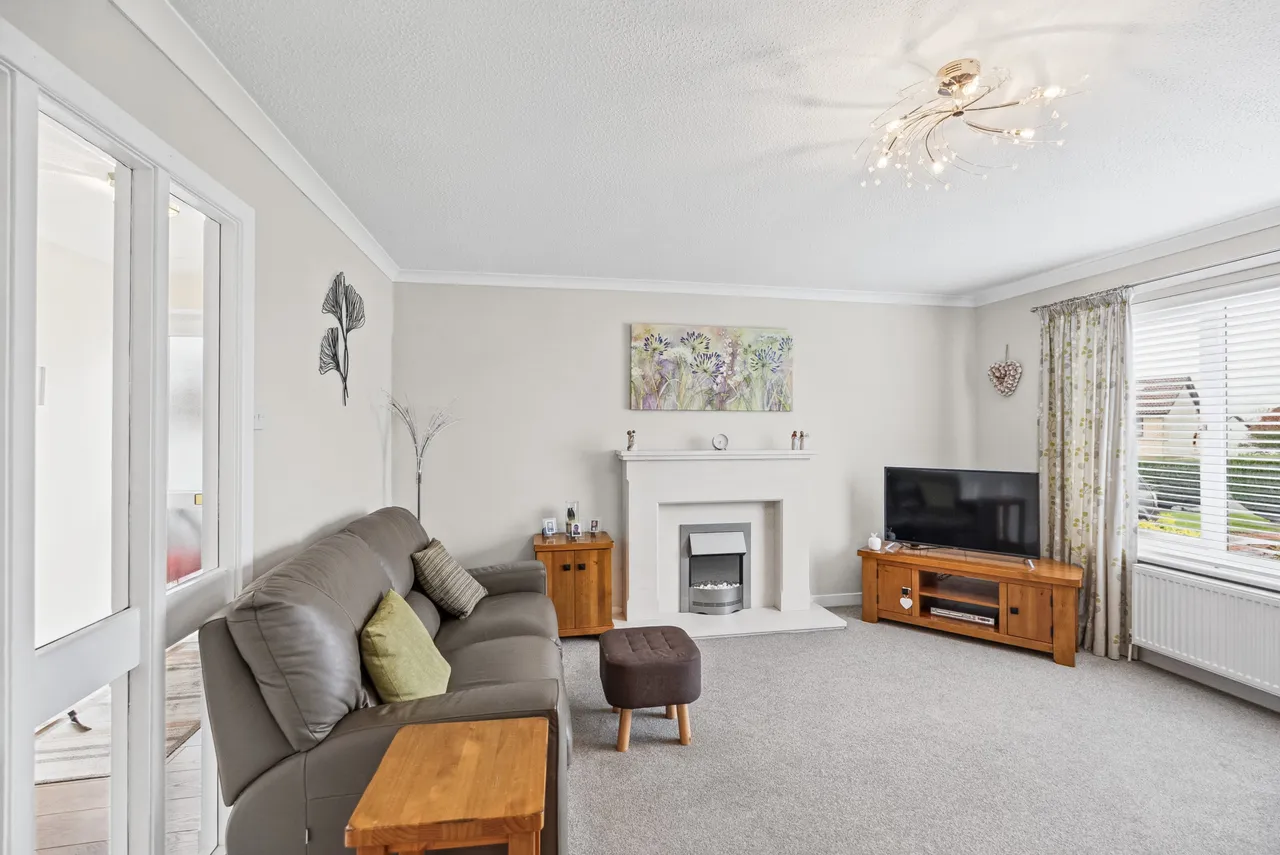 Shawgill Court, Law, ML8, photo 4