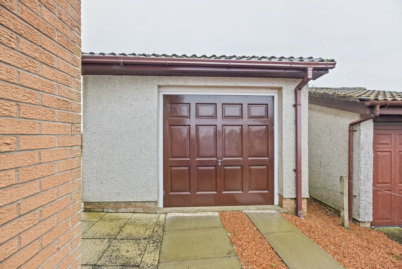 Shawgill Court, Law, ML8, photo 20