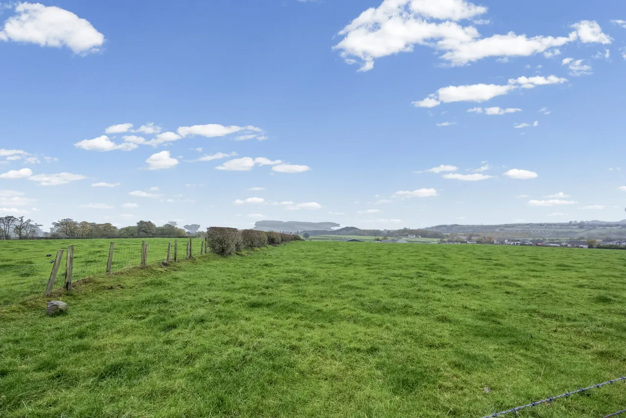 Shawgill Court, Law, ML8, photo 18
