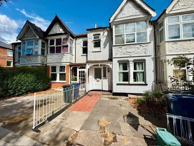 2 bed flat to rent, Northfield Avenue, West Ealing, W13