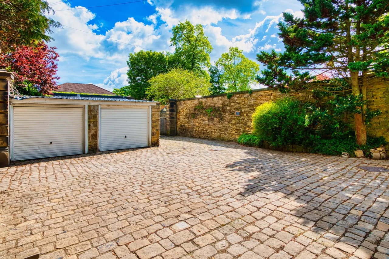 St. Helens Lane, Leeds, LS16, photo 20
