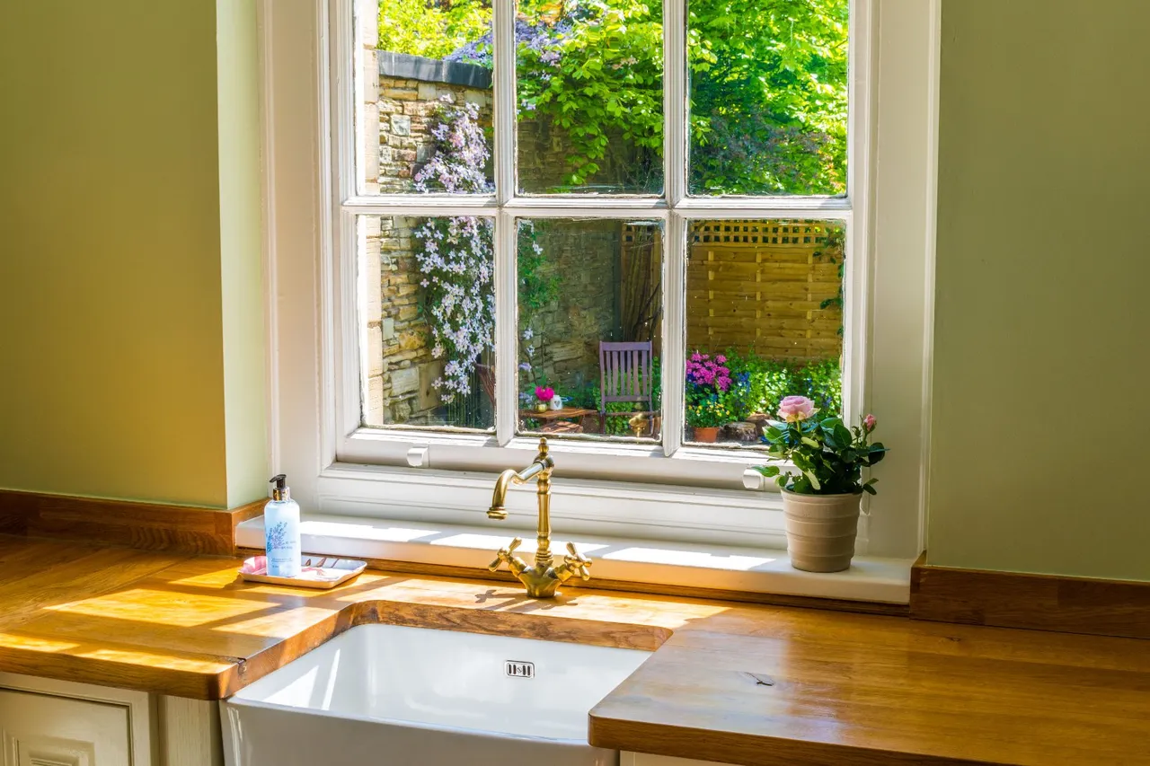St. Helens Lane, Leeds, LS16, photo 6