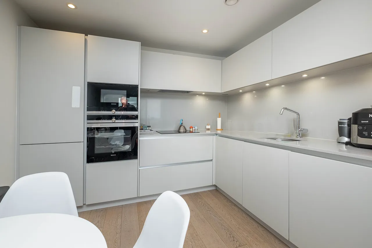 Upper Richmond Road, London, SW15, photo 5
