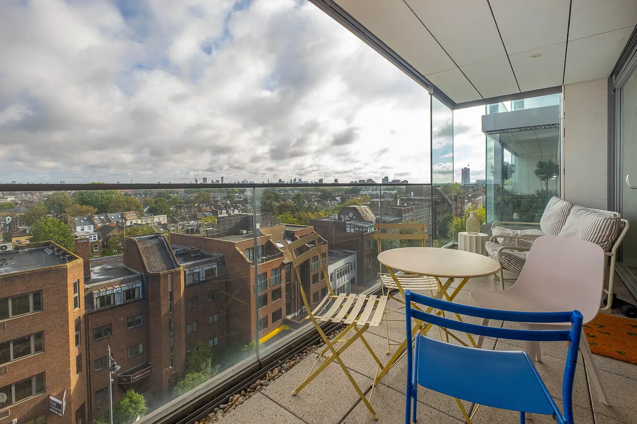Upper Richmond Road, London, SW15, photo 3