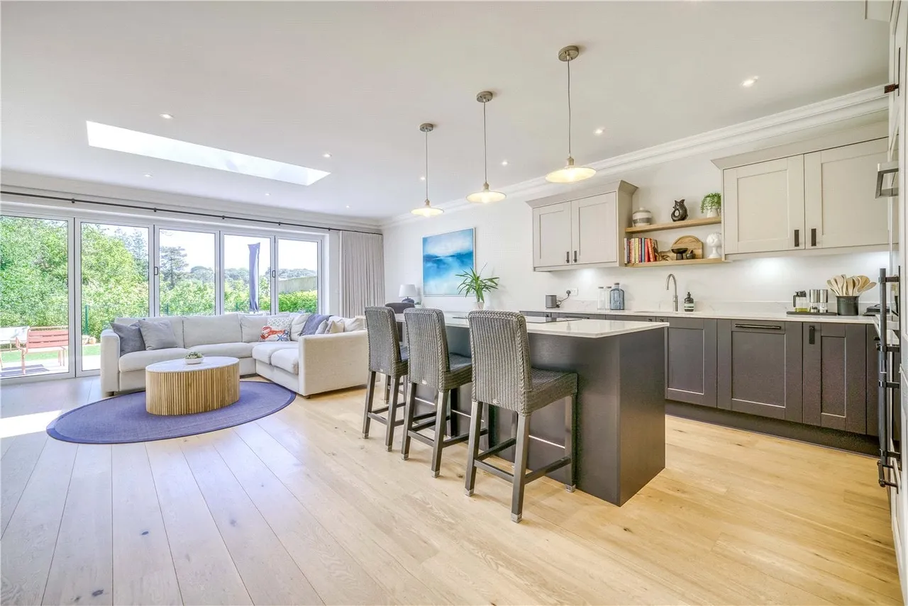 Sandecotes Road, Lower Parkstone, Poole, BH14, photo 4