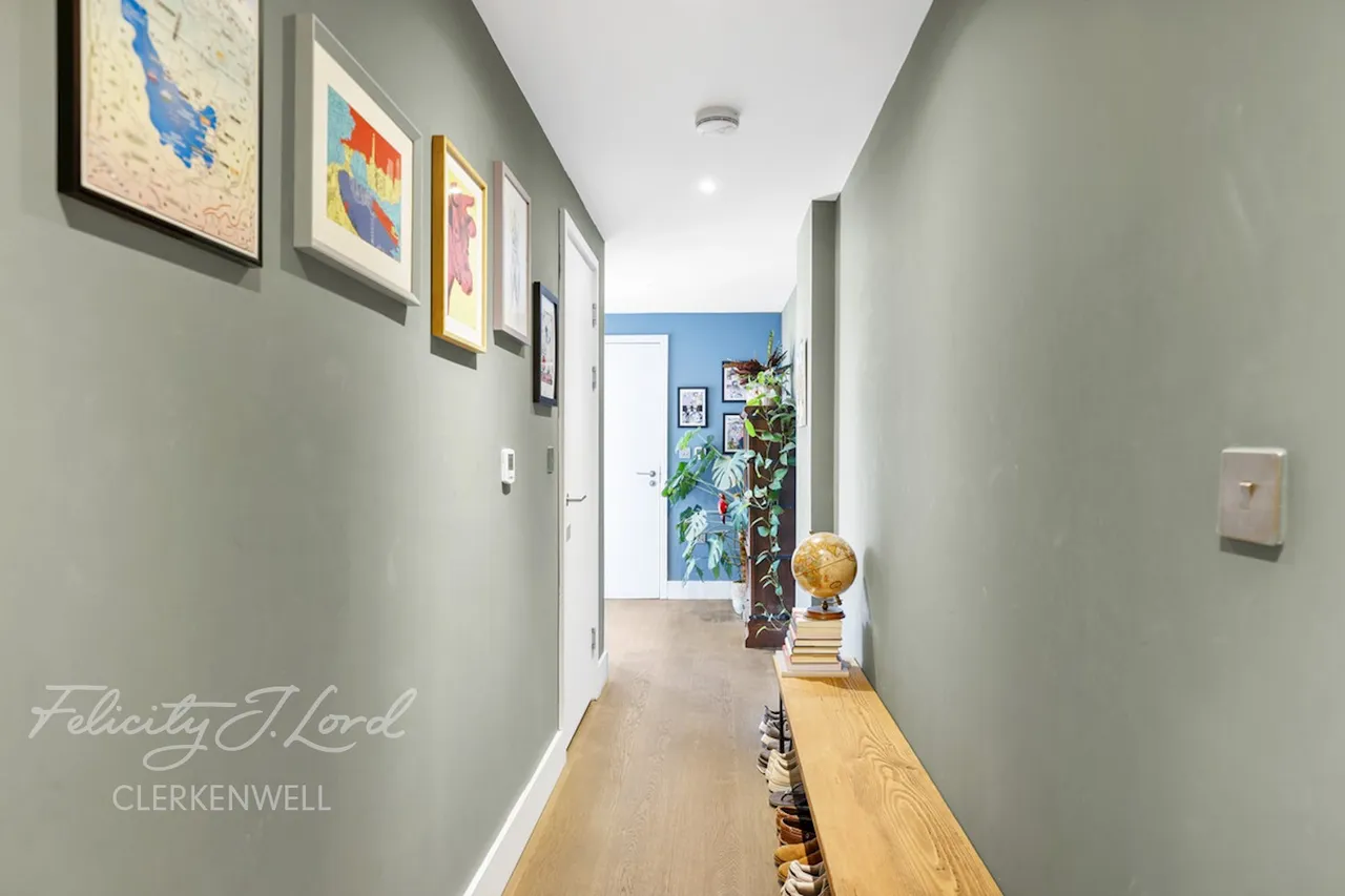 Prestwood Street, London, photo 40