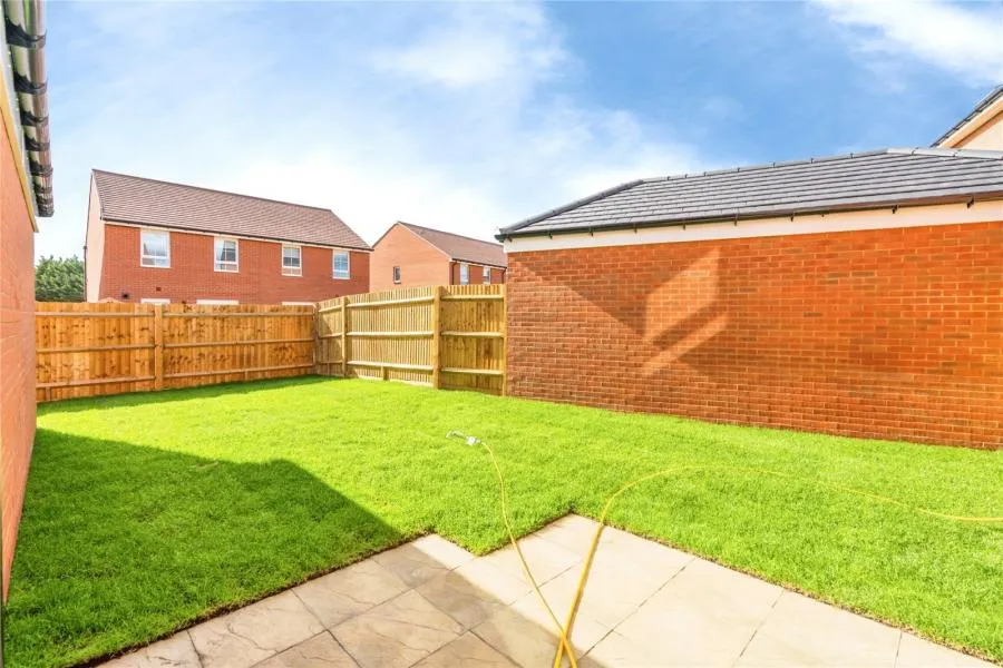 Tern Crescent, Bosham, PO18, photo 2