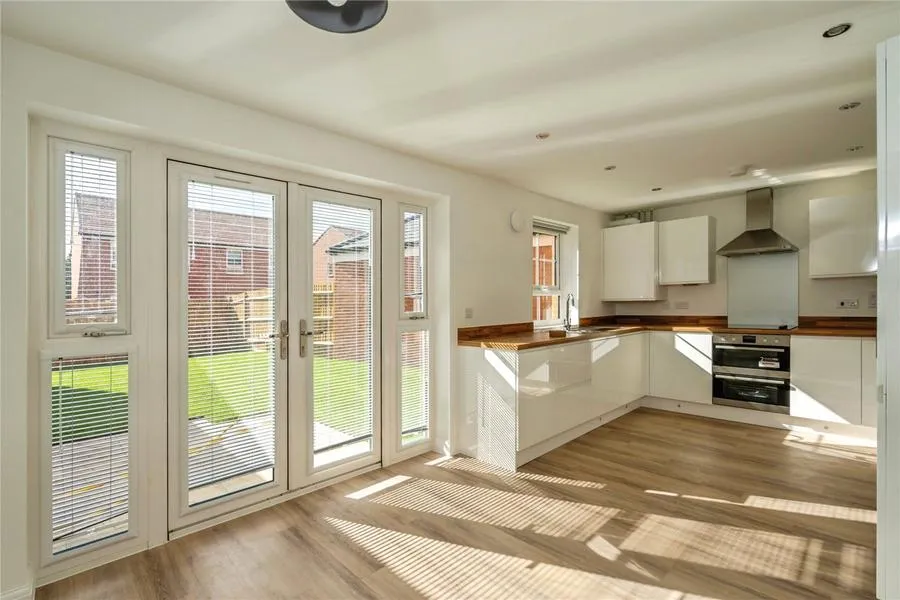 Tern Crescent, Bosham, PO18, photo 3