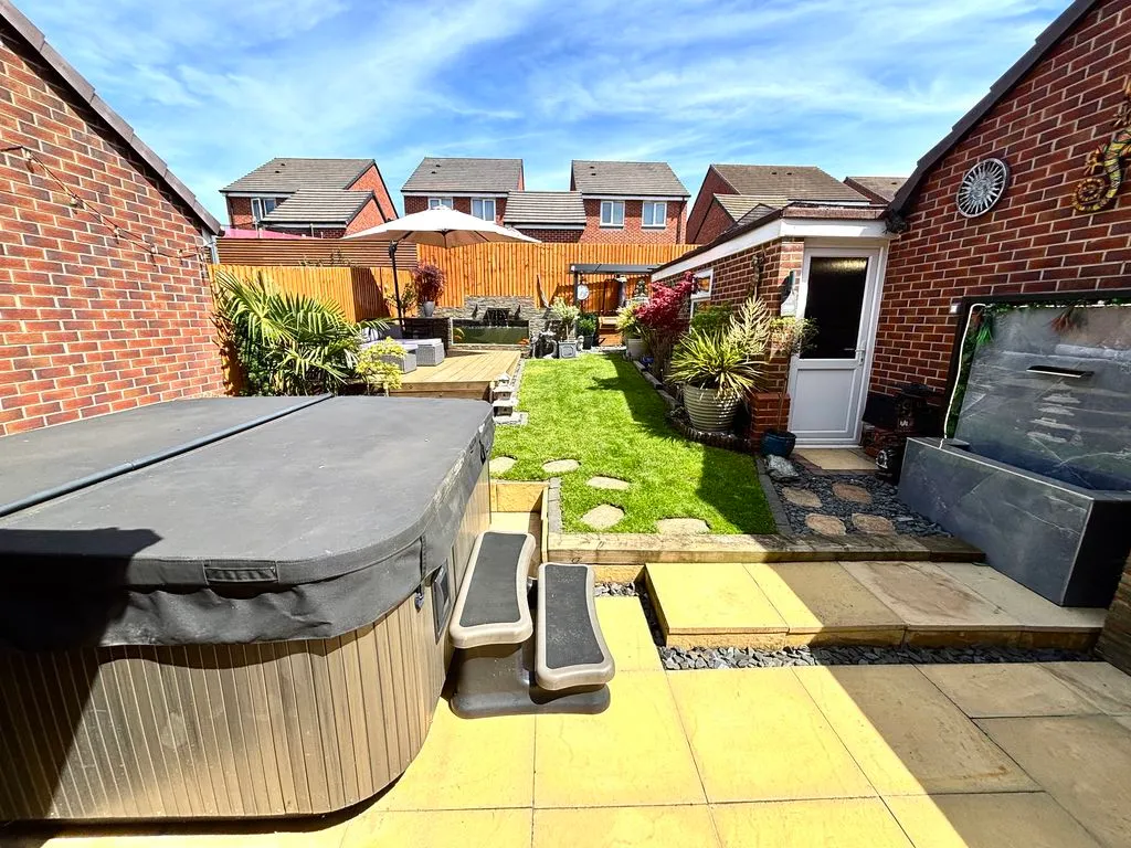 Hall End Road, Great Barr, B42, photo 3