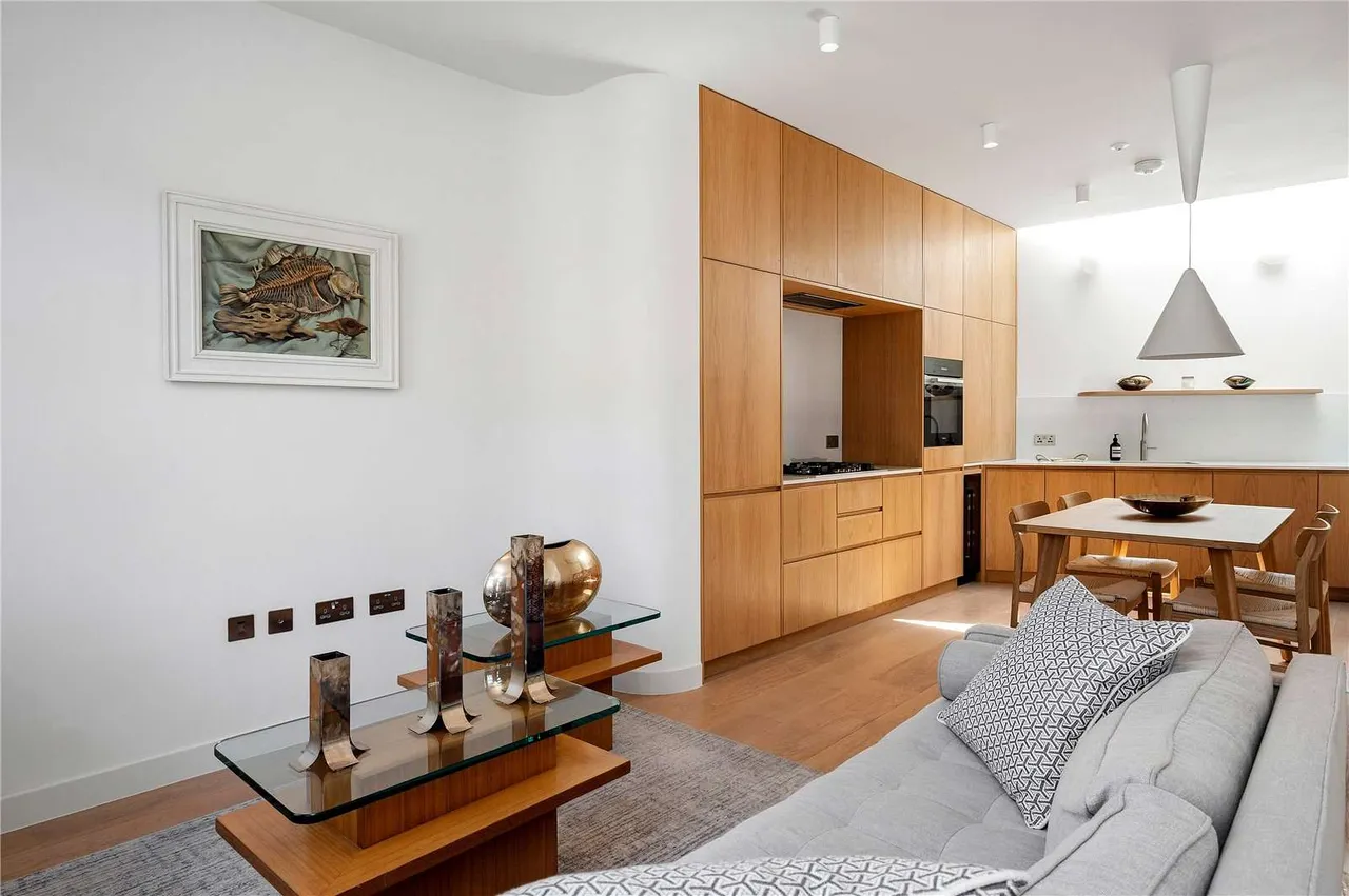 Thornhill Road, London, N1 1HW, photo 3