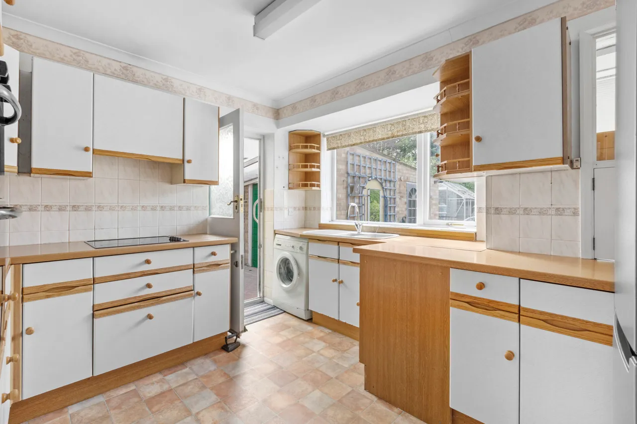 Thornton Crescent, Wendover, HP22, photo 6