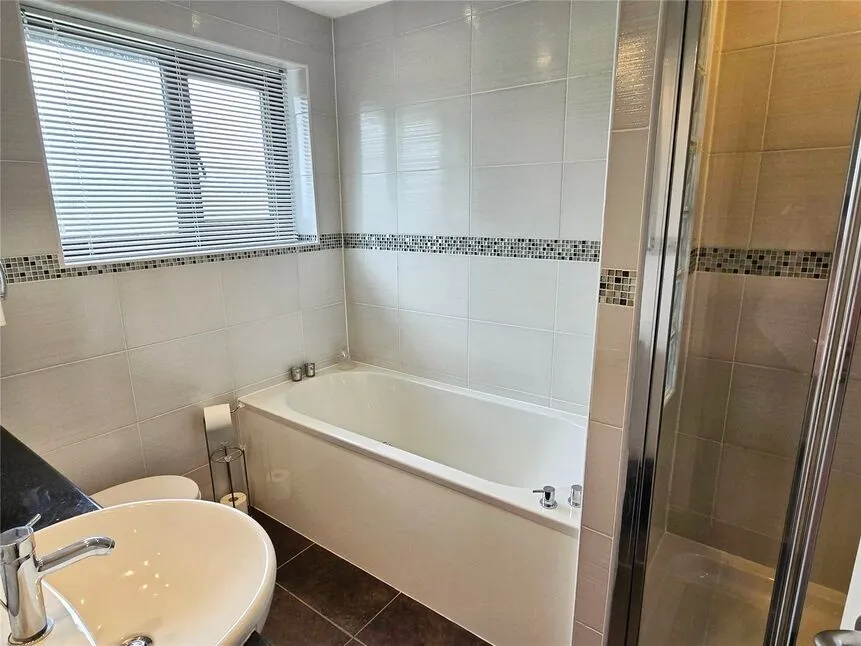 Pleasant View, Weston Rhyn, SY10, photo 15