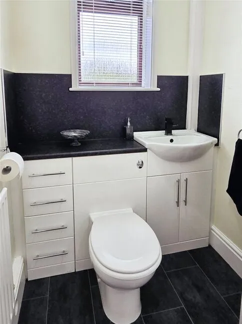 Pleasant View, Weston Rhyn, SY10, photo 8