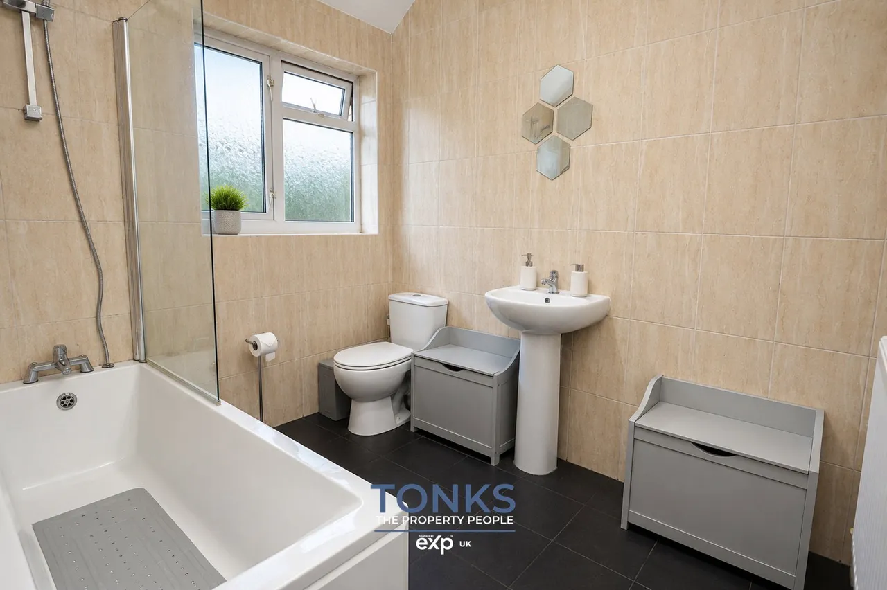 Gorsty Hill Road, Rowley Regis, B65, photo 7