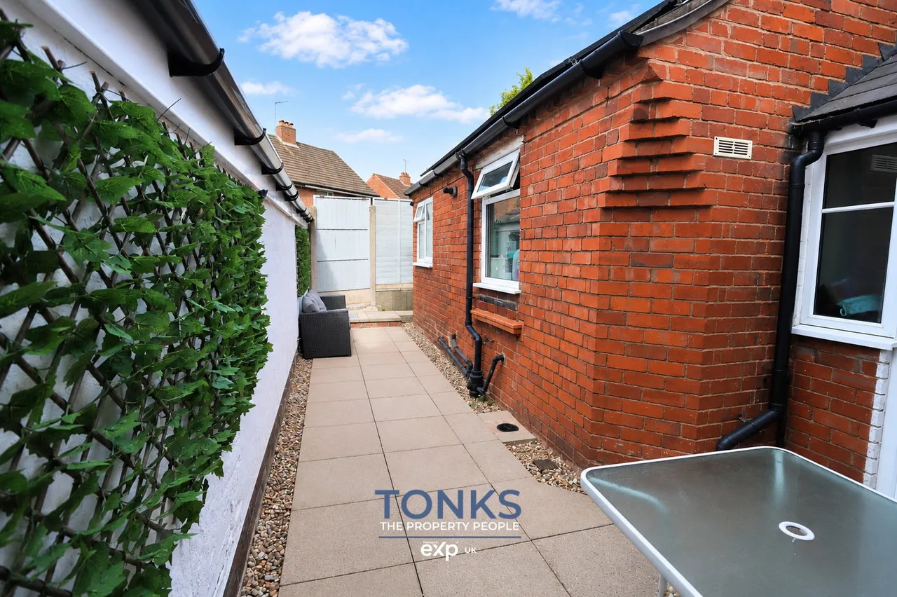 Gorsty Hill Road, Rowley Regis, B65, photo 14