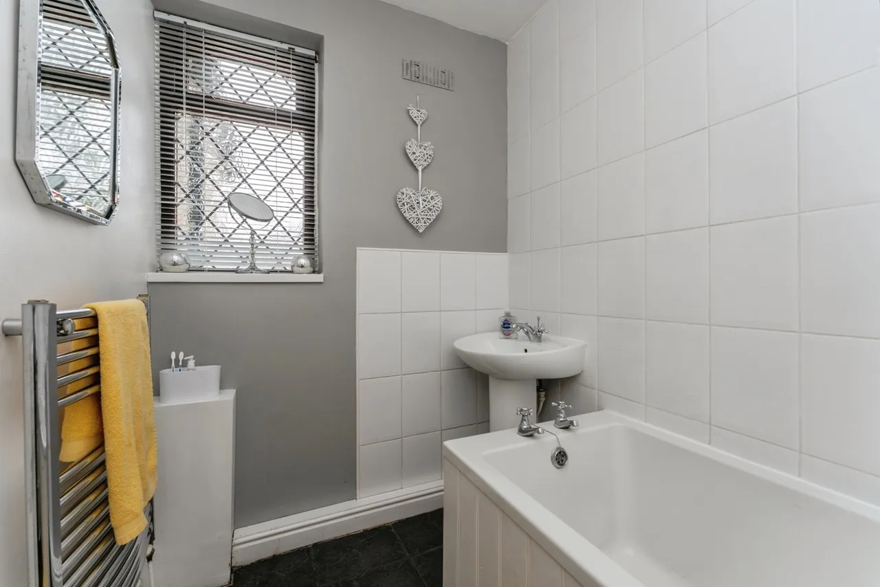 Hawthorn Road, Little Sutton, CH66, photo 9