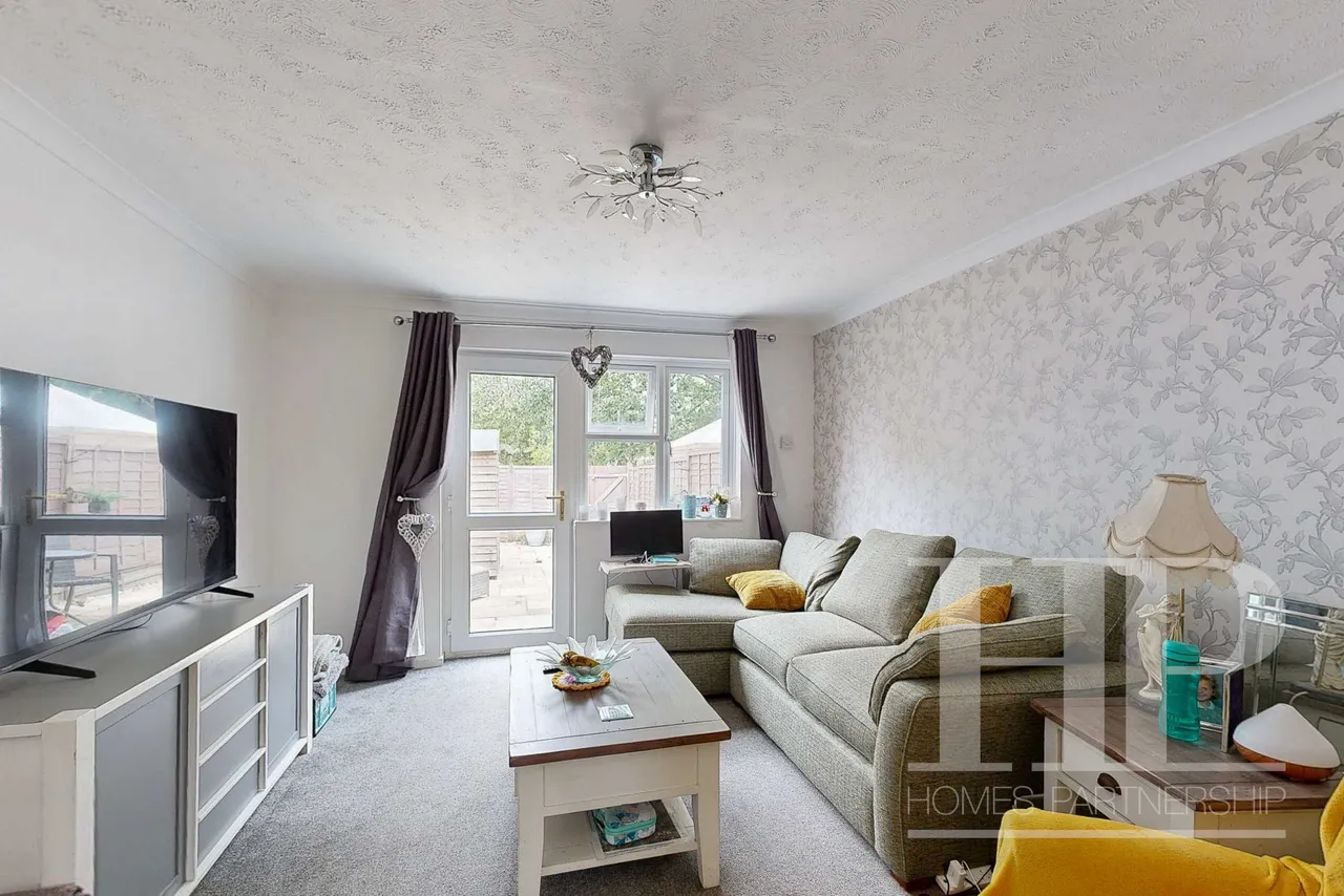 St. Helier Close, Crawley, RH11, photo 2