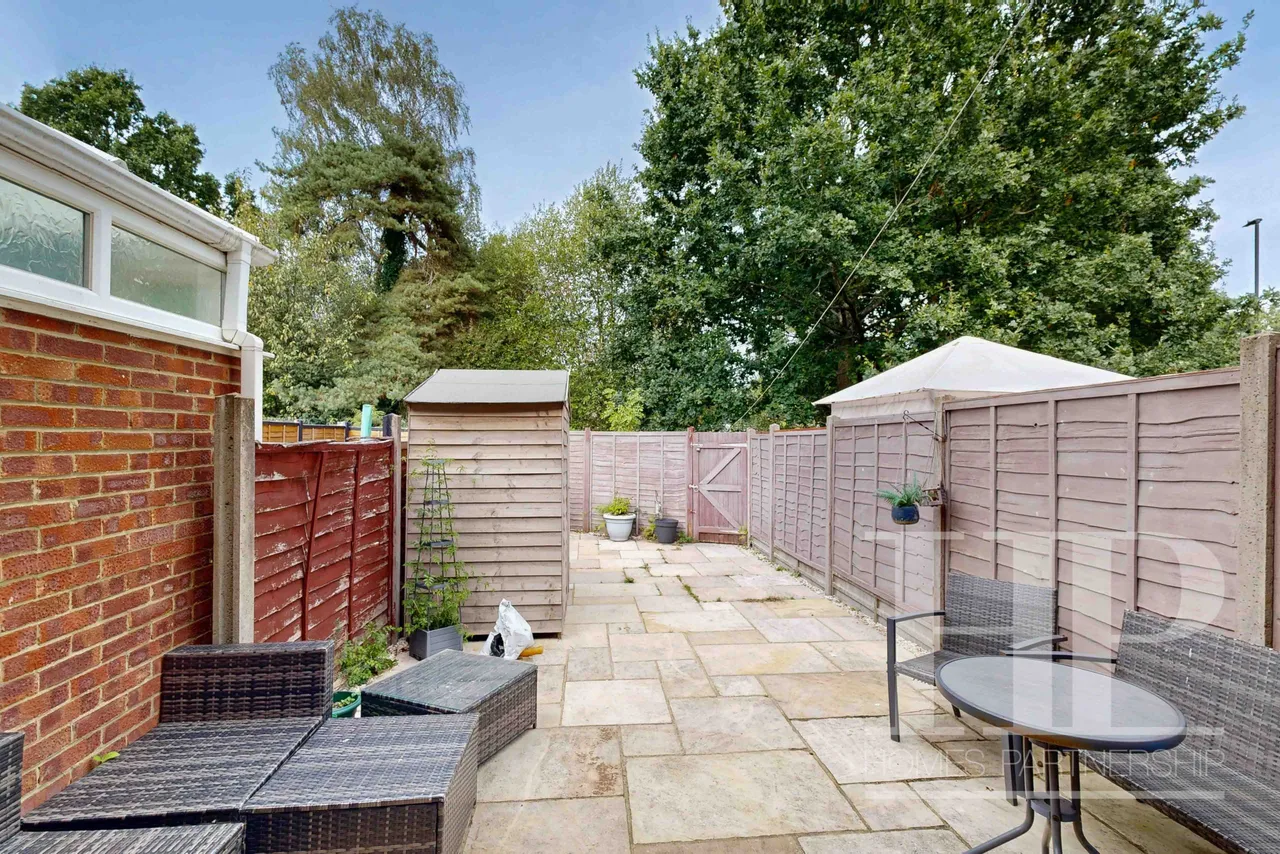 St. Helier Close, Crawley, RH11, photo 4