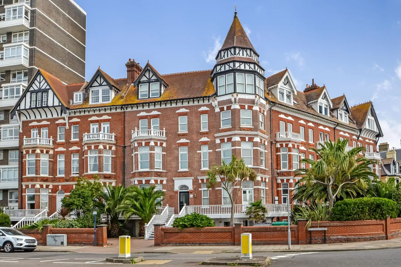 2 bed flat for sale, Southsea, Hampshire