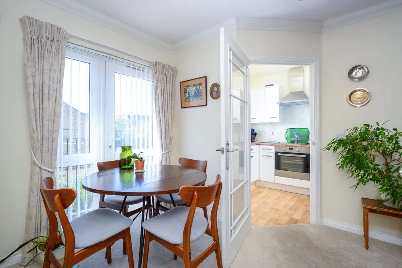 Churchfield Road, Walton-On-Thames, KT12, photo 5